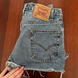 Vintage Levi’s short shorts💙
